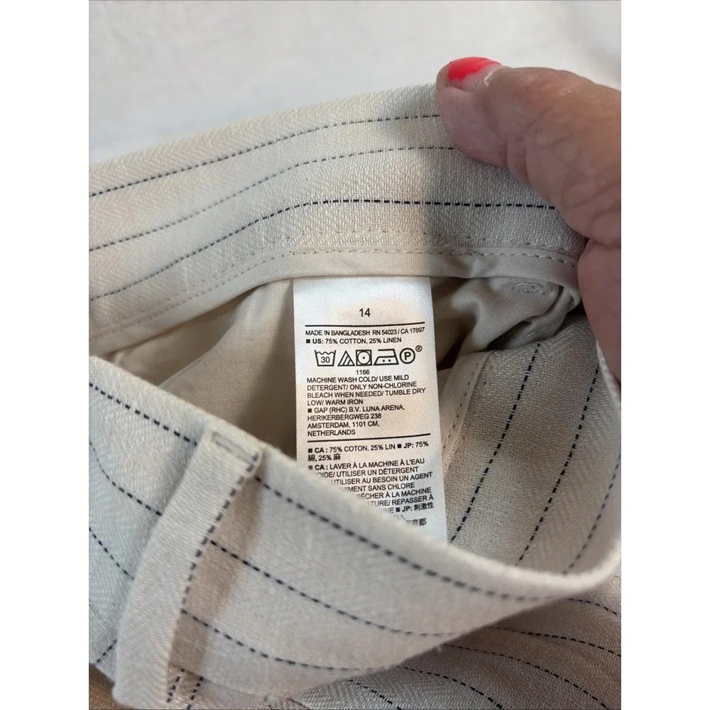 Banana Republic tailored silhouette